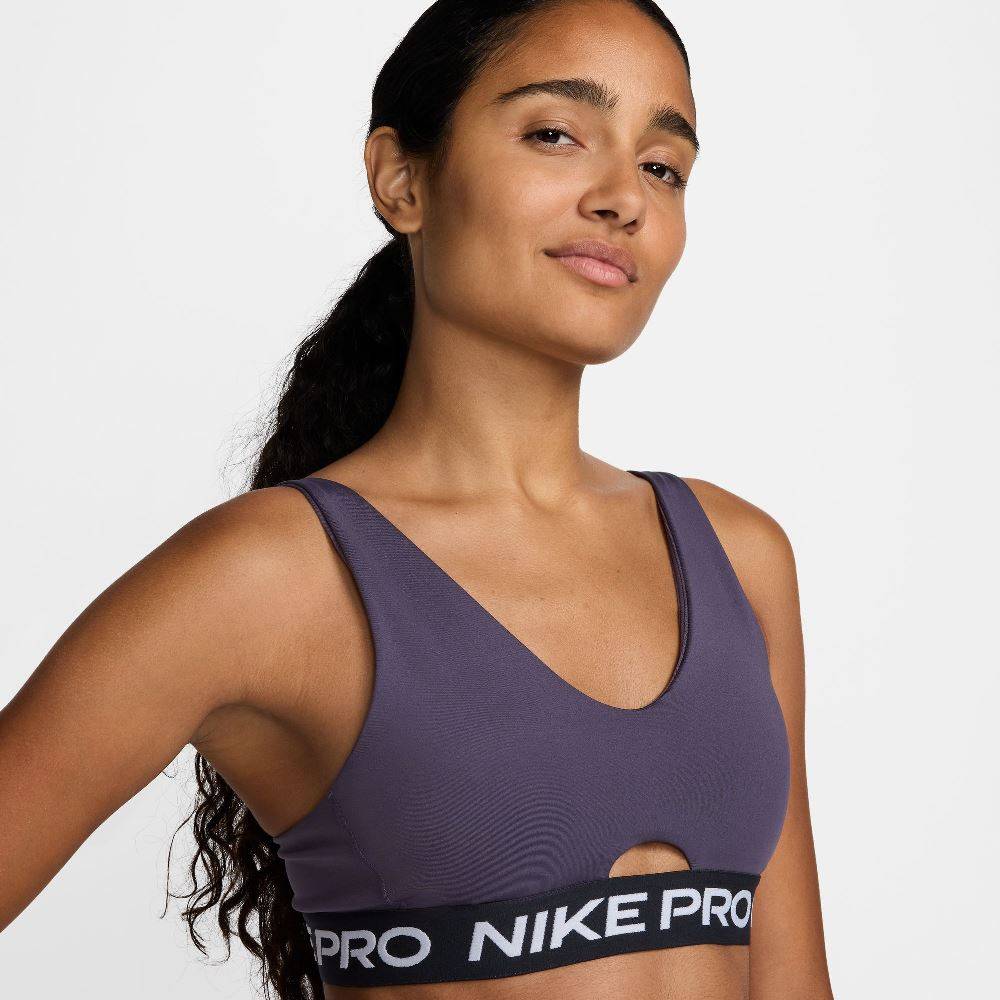 NIKE INDY PLUNGE MEDIUM-SUPPORT PADDED BRA