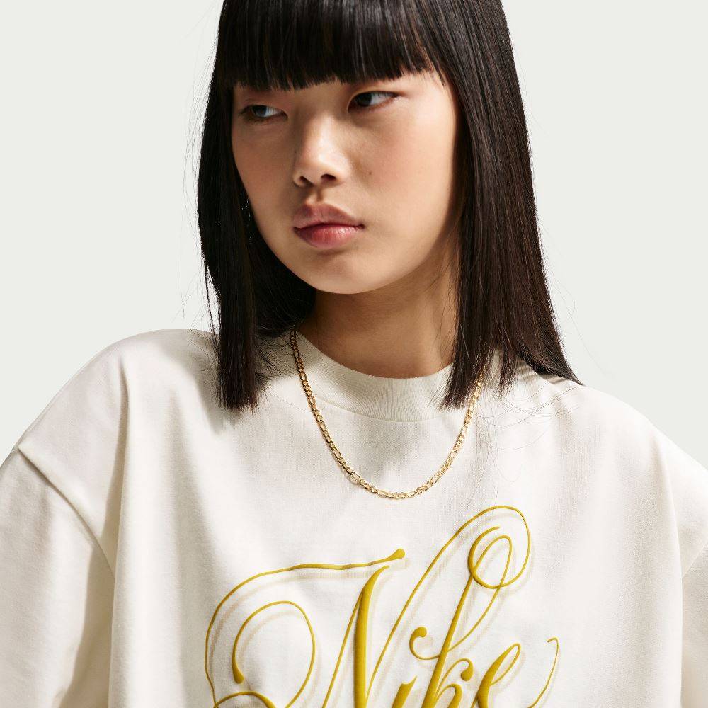 NIKE WOMENS NSW OVERSIZED SCRIPT SS TEE