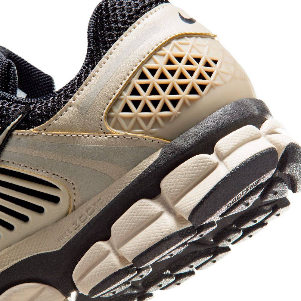 NIKE ZOOM VOMERO 5