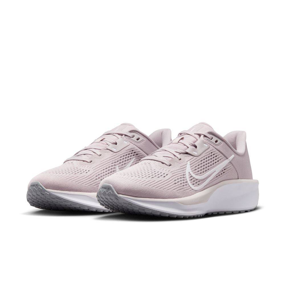 NIKE WOMENS QUEST 6