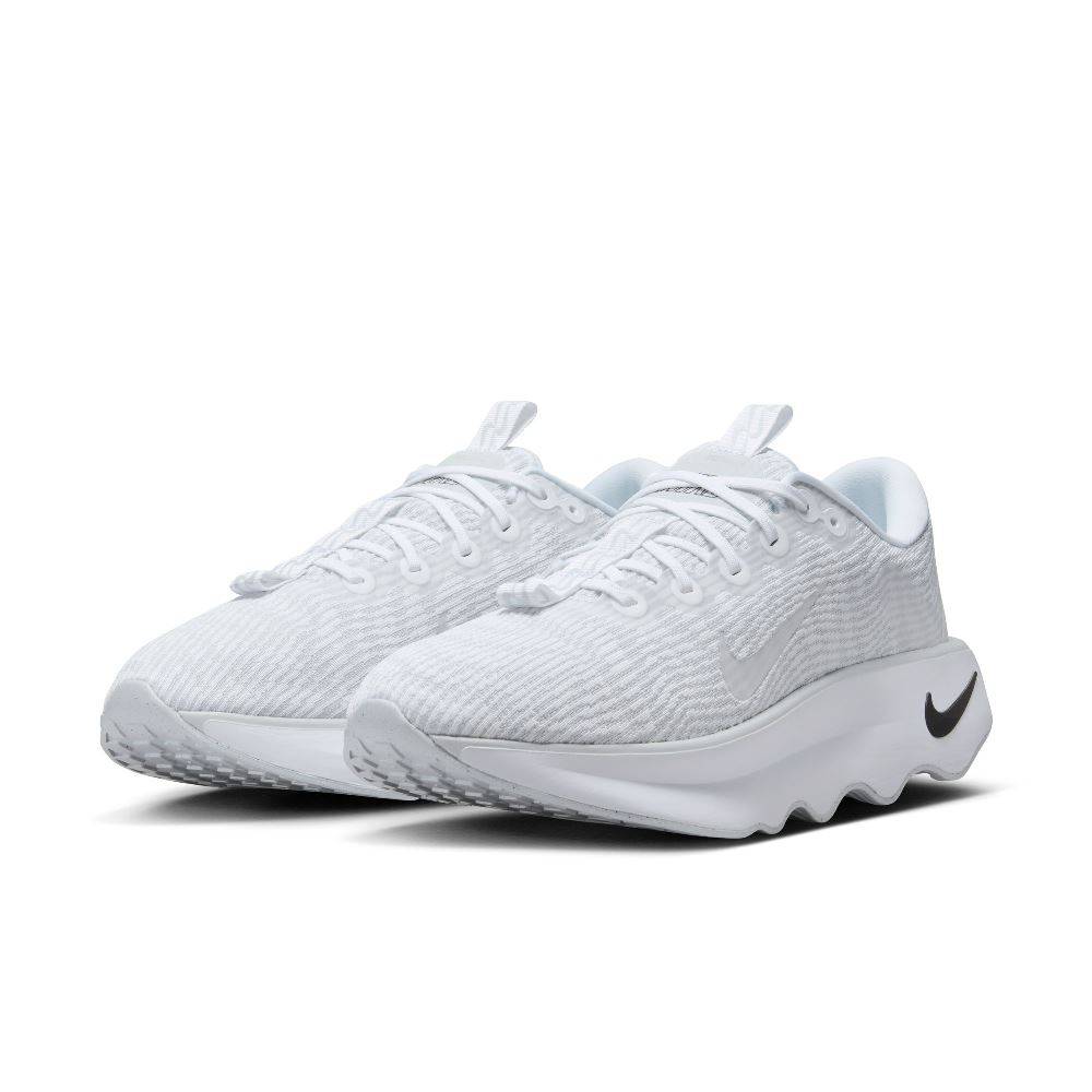 NIKE MOTIVA WALKING SHOES