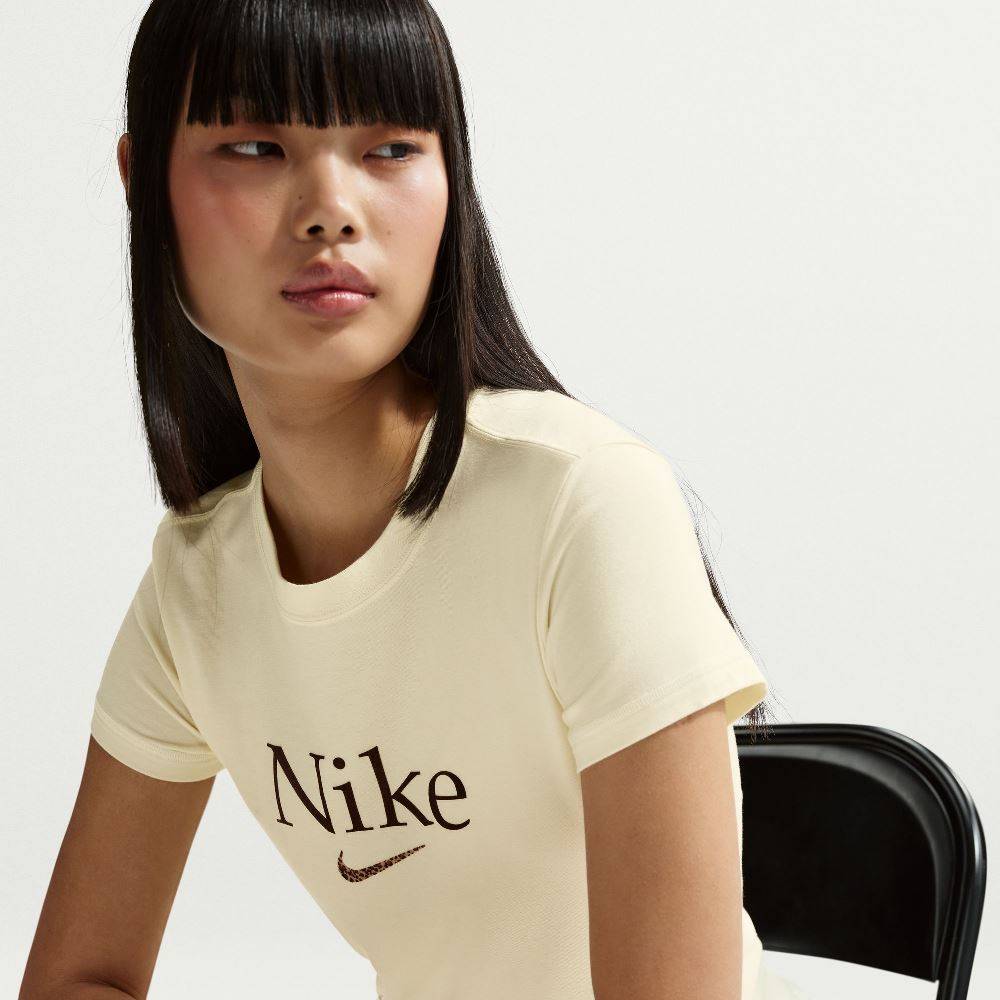 NIKE WOMENS SPORTSWEAR CROPPED TEE