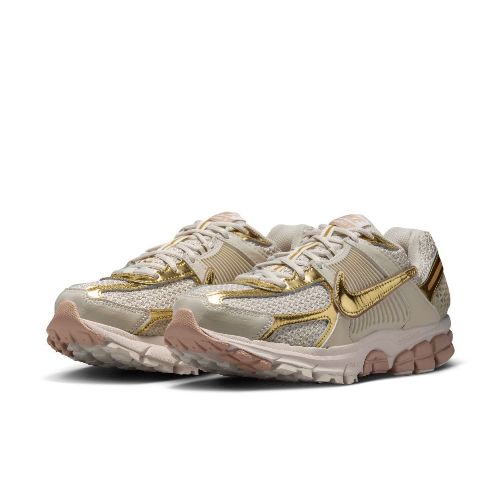 NIKE WOMENS ZOOM VOMERO 5 CHROME