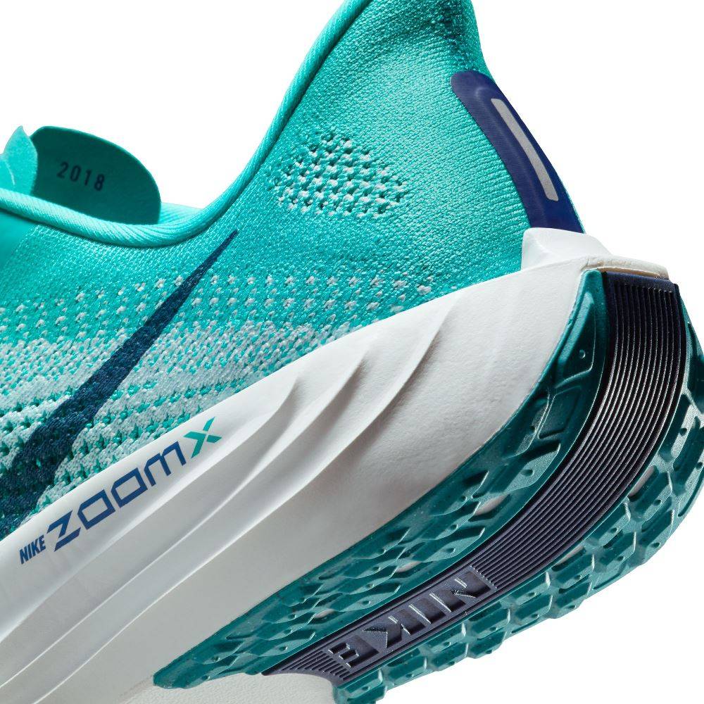NIKE PEGASUS PLUS -  RUNNING SHOES