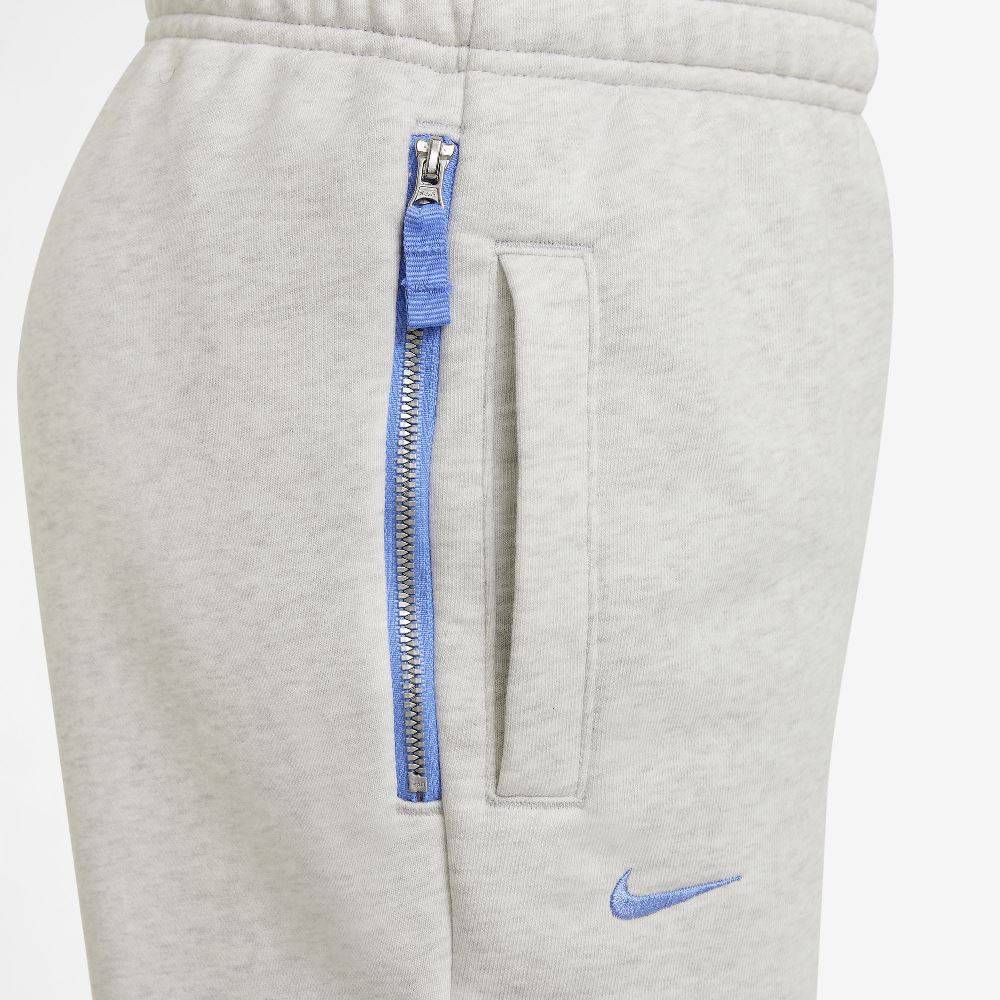 NIKE KIDS LEBRON JAMES STANDARD ISSUE PANT