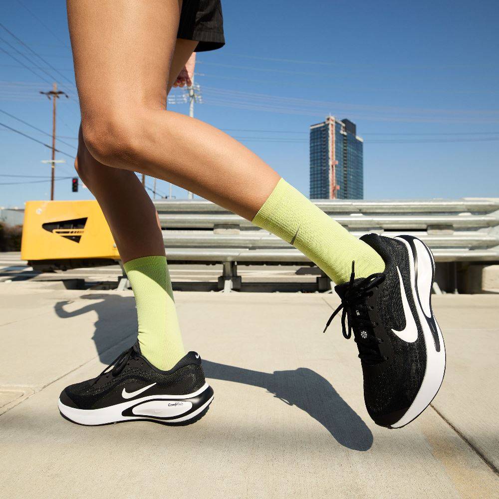 NIKE WOMENS JOURNEY RUN