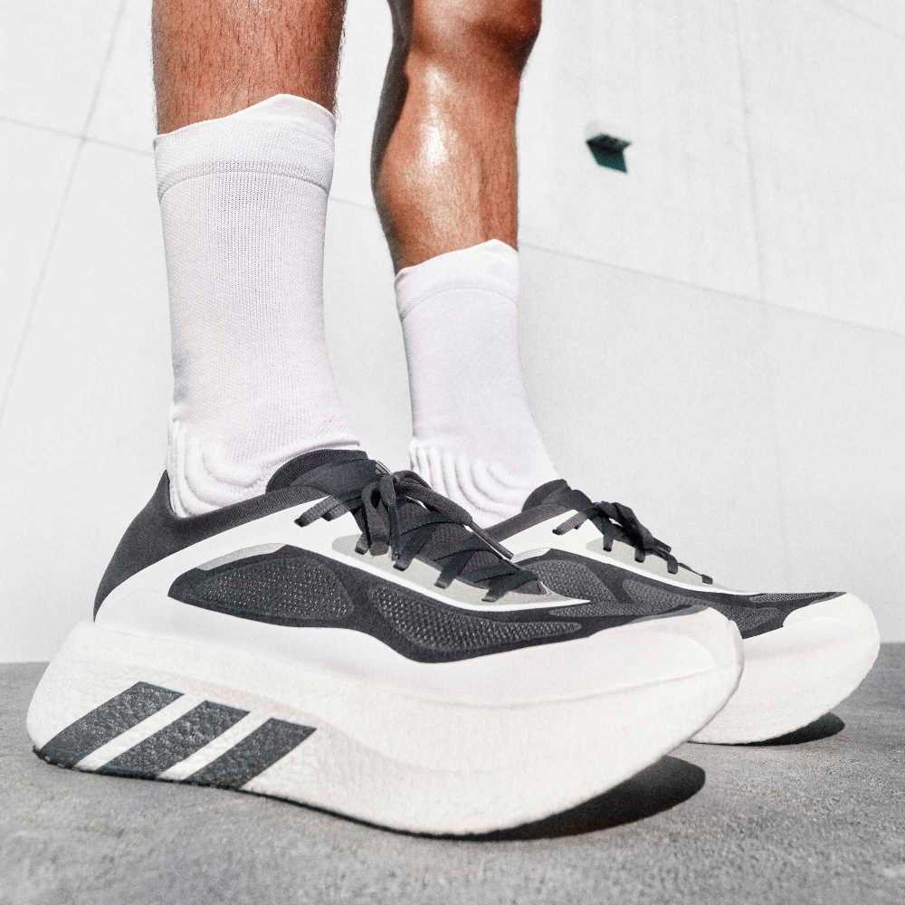 ADIDAS M HYPERBOOST RUN RUNNING SHOES