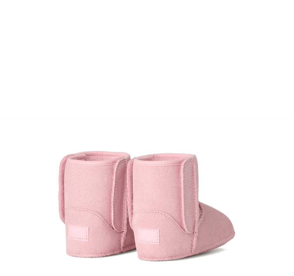 UGG BABY CLASSIC BOOT AND LOVEY BLANKET