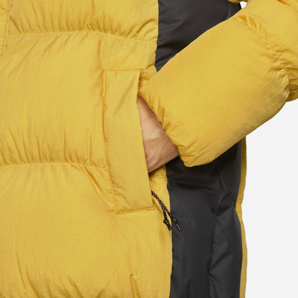 NIKE JORDAN ESSENTIALS PUFFER JACKETS