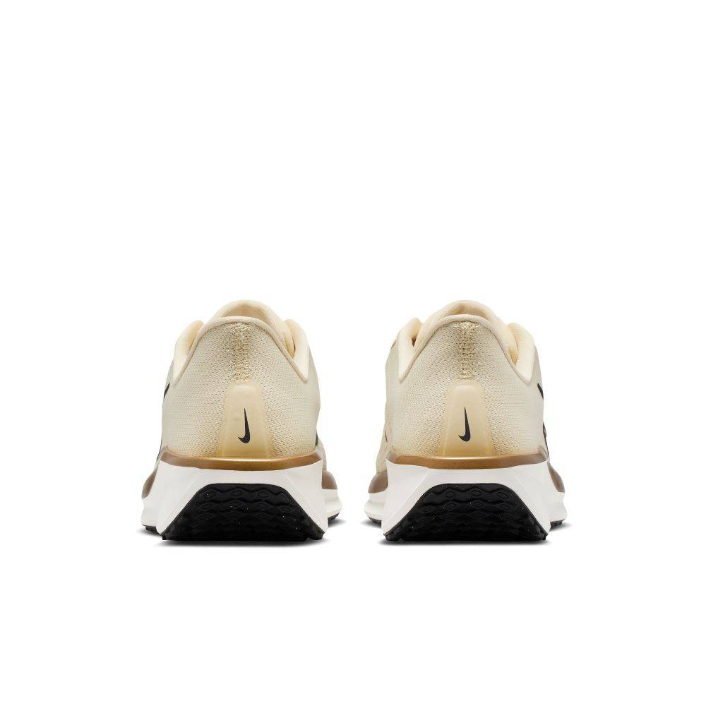 NIKE WOMENS QUEST 6