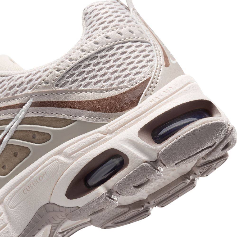 NIKE AIR MAX MOTO 2K JUNIOR (GS)