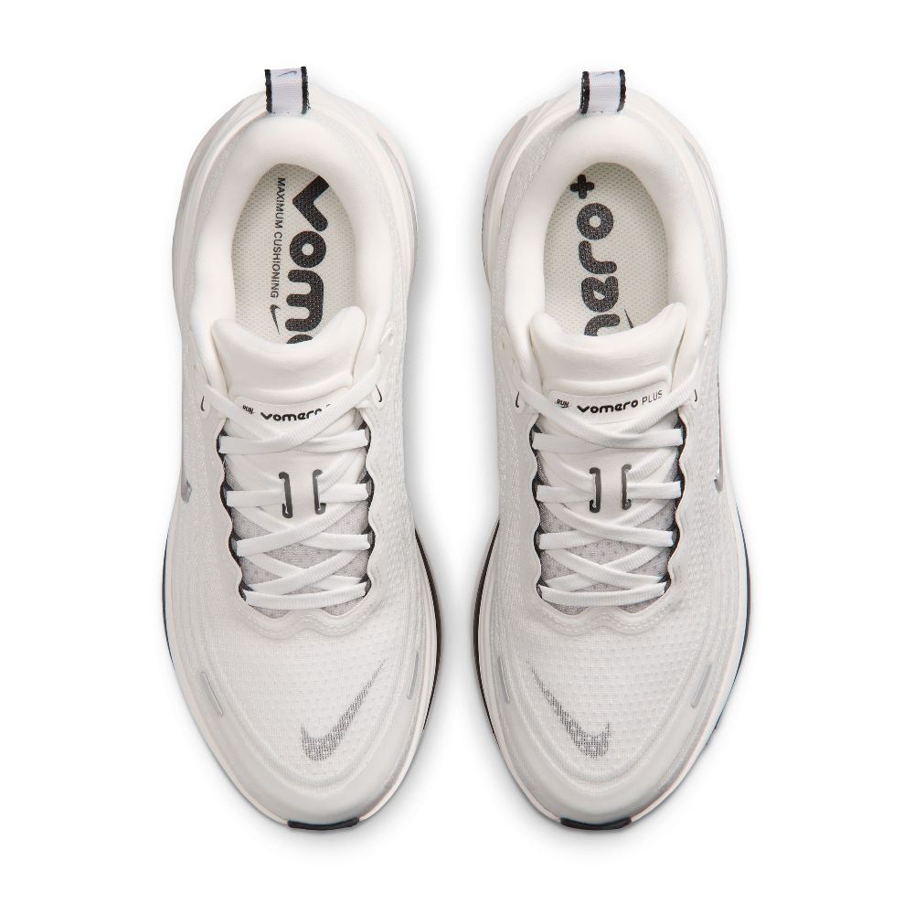 NIKE WOMENS VOMERO PLUS ESS RUN SHOES