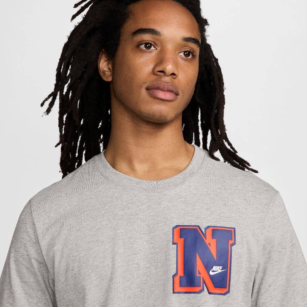 NIKE SPORTSWEAR SEASONAL LBR TEE