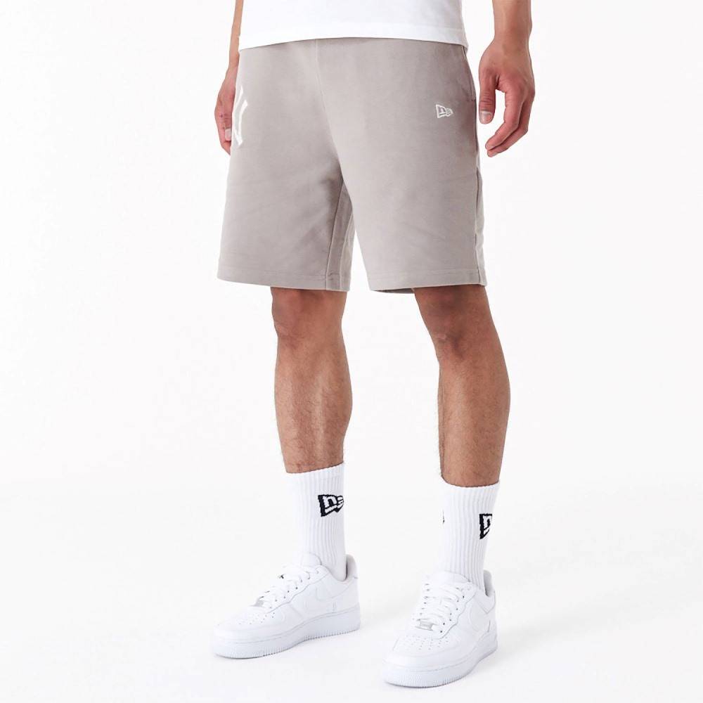 NEW ERA NEW YORK YANKEES LEAGUE ESSENTIAL SHORTS