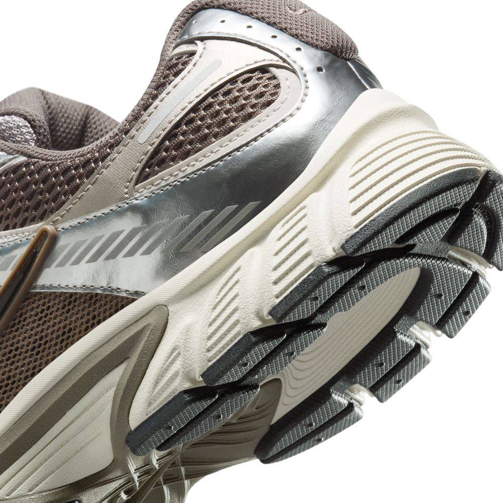 NIKE V5 RNR UNISEX SNEAKERS