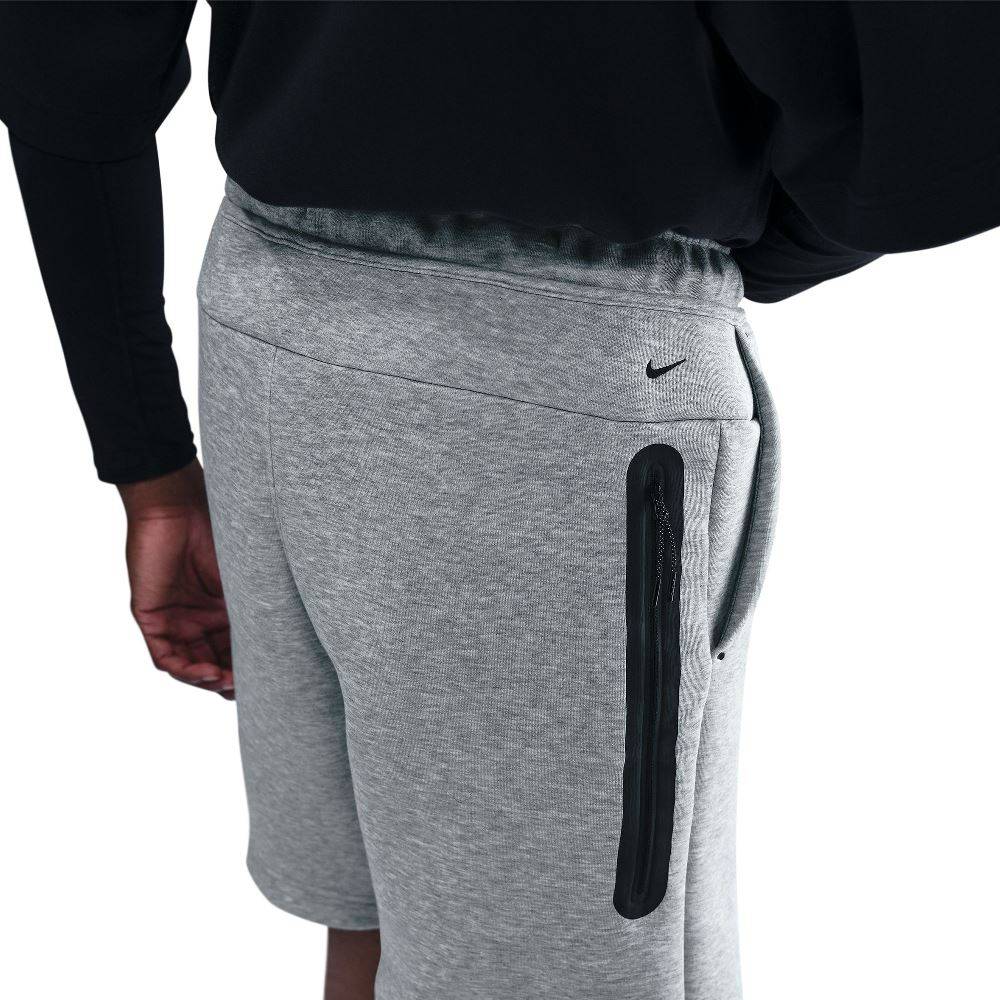 NIKE TECH FLEECE SHORT