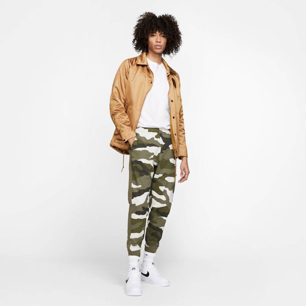 NIKE SPORTSWEAR CLUB CAMO FRENCH TERRY JOGGER PANT