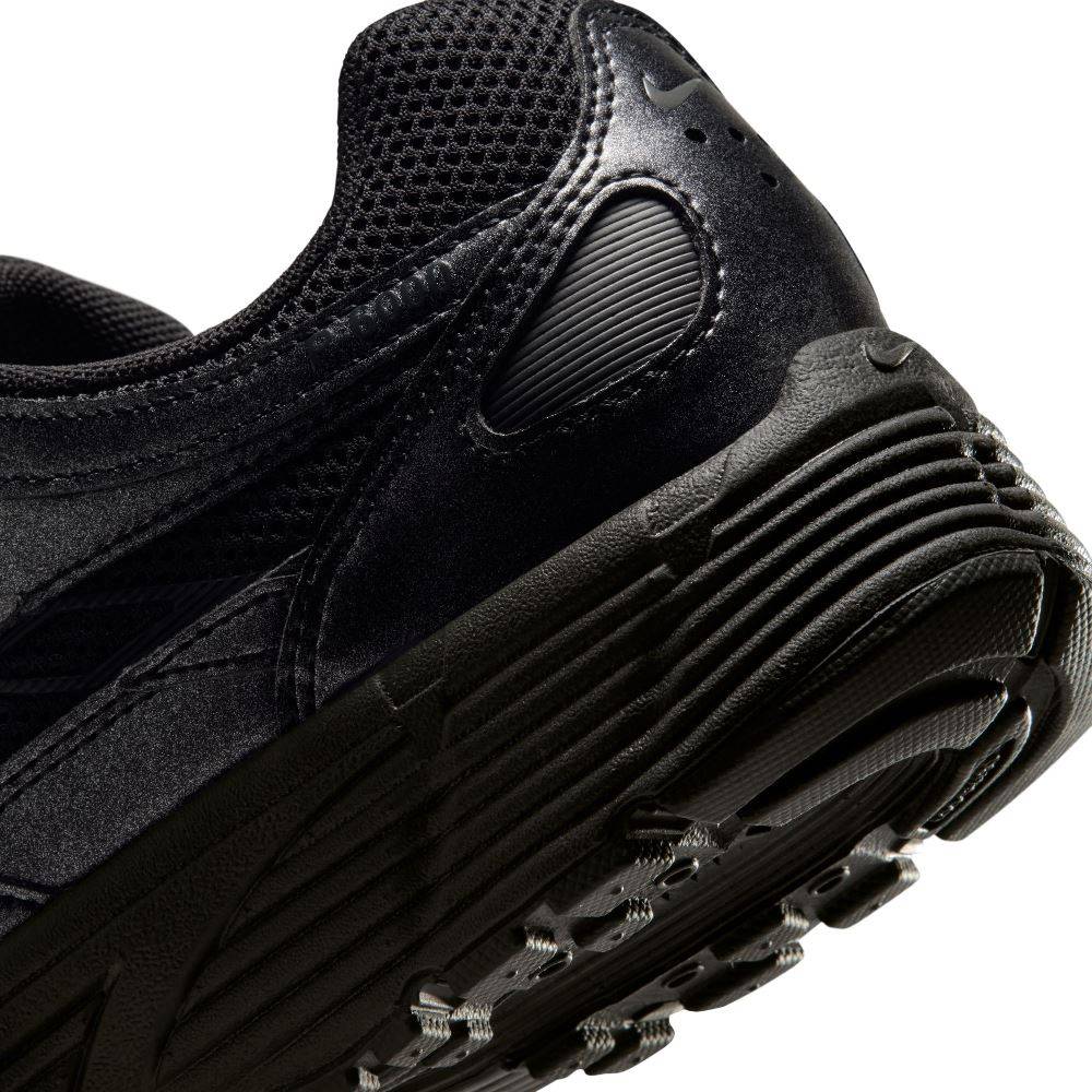 NIKE WOMENS P-6000