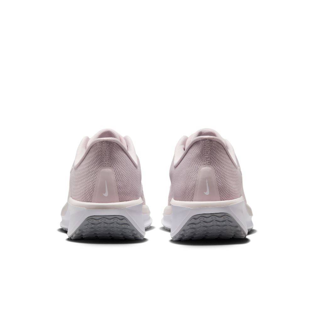 NIKE WOMENS QUEST 6