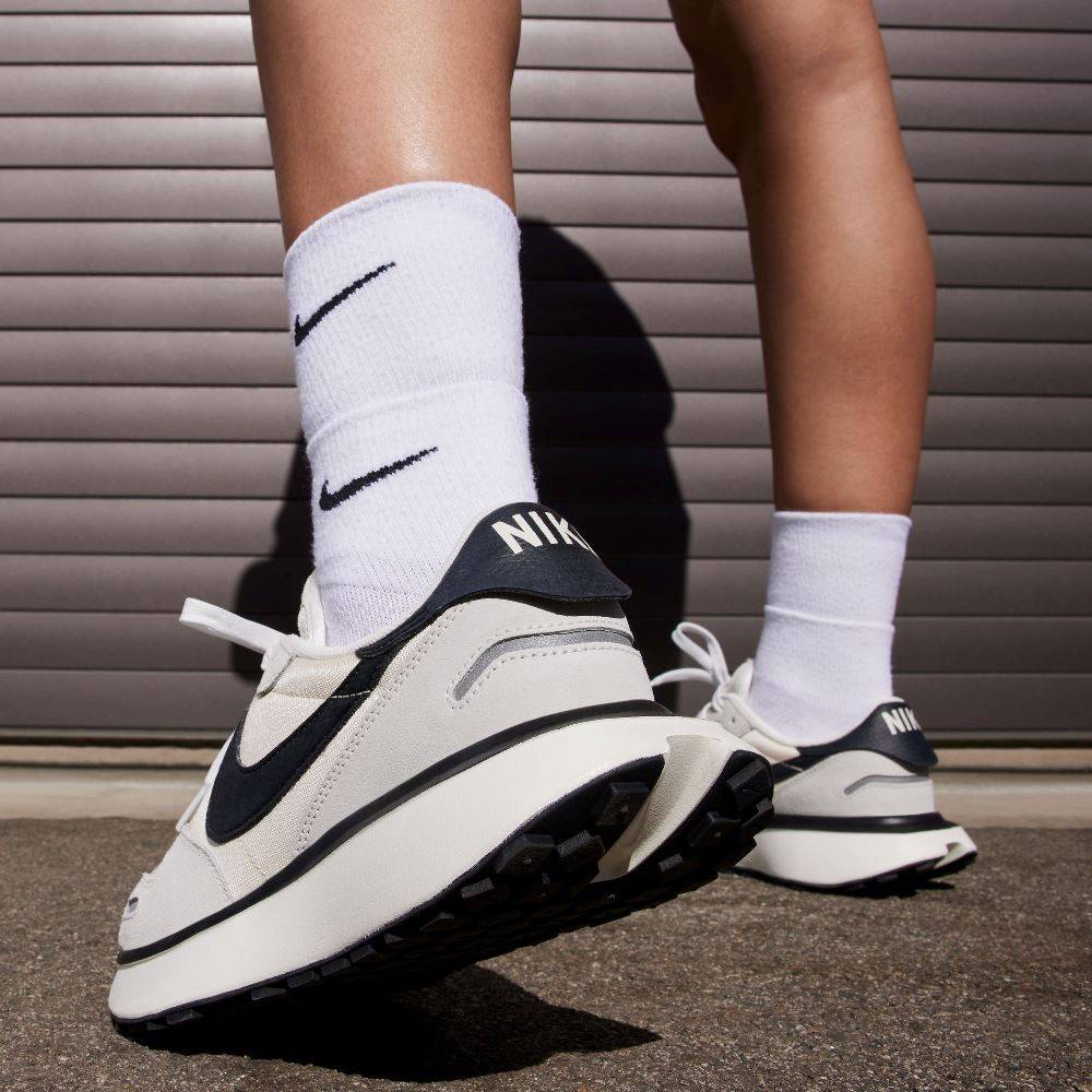 NIKE WOMENS PHOENIX WAFFLE