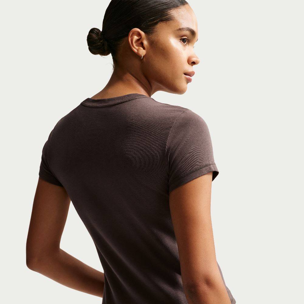 NIKE WOMENS SPORTSWEAR CROPPED TEE