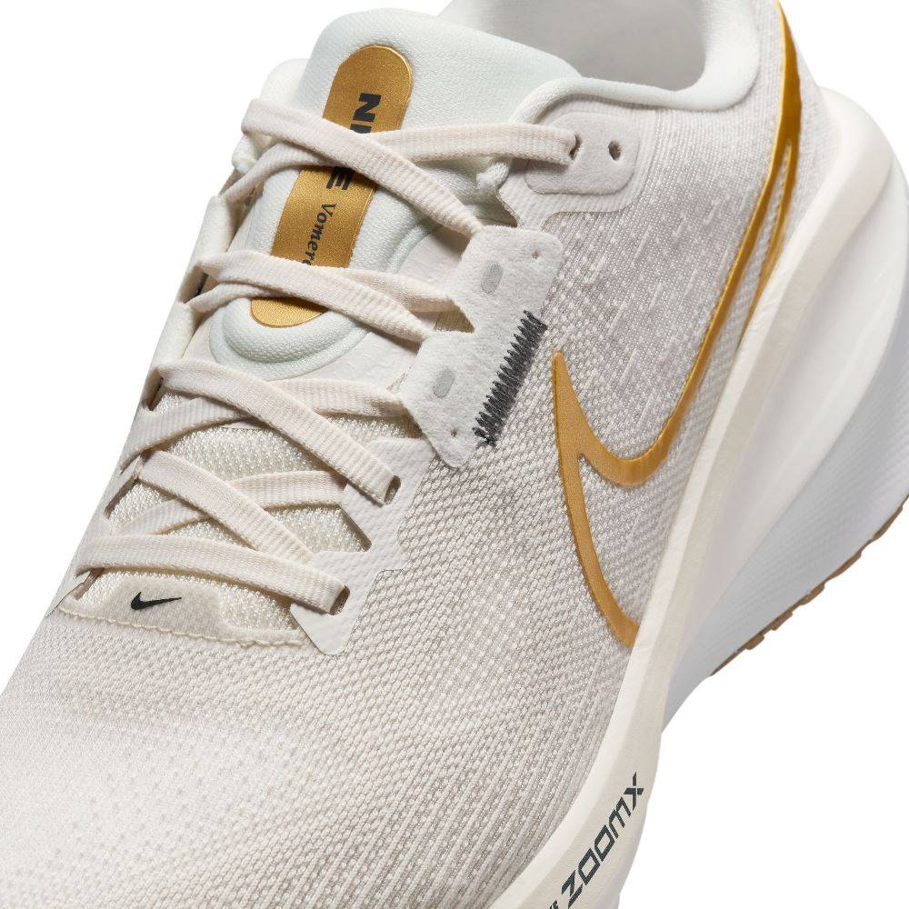 NIKE WOMENS VOMERO 17