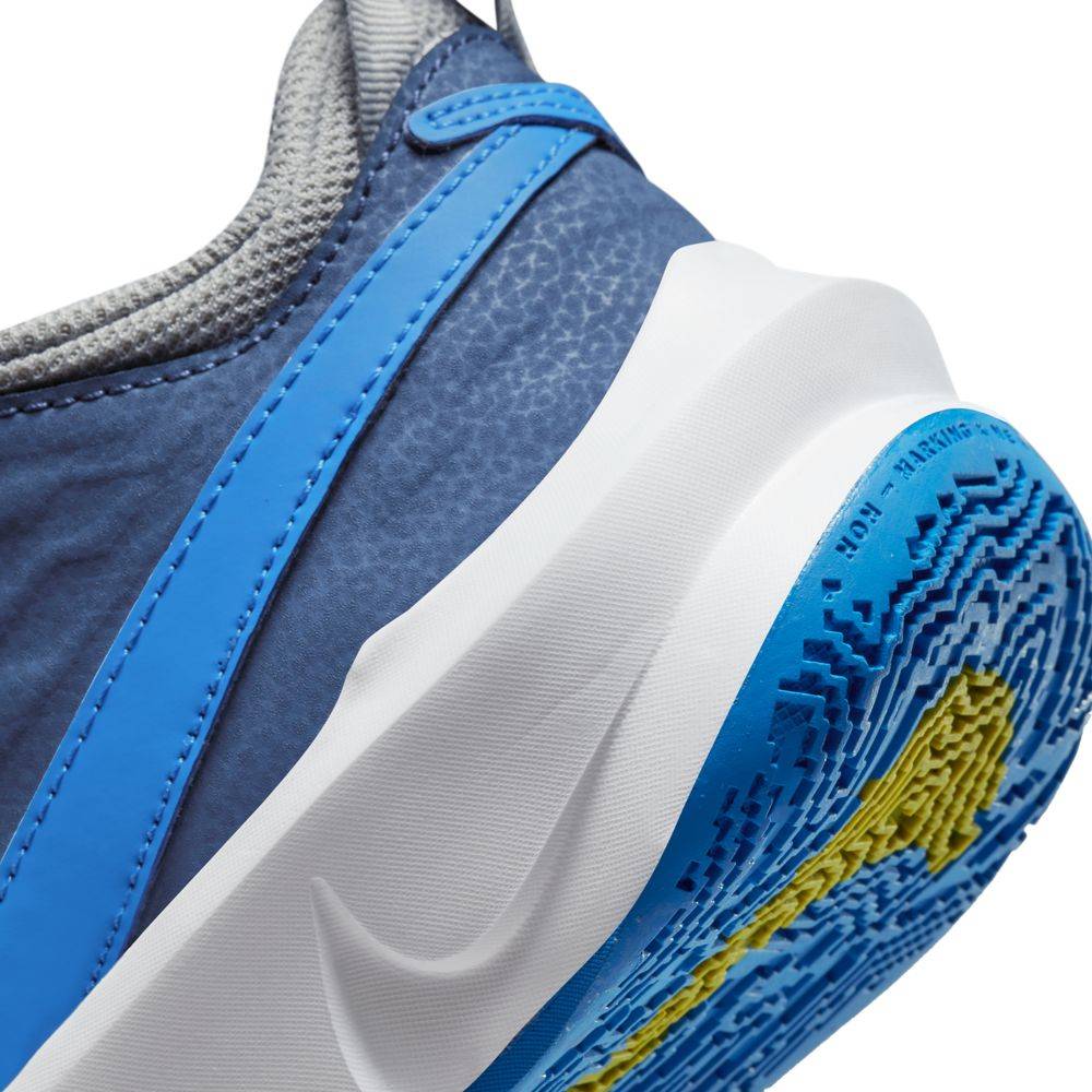 NIKE TEAM HUSTLE D (GS) JUNIOR SHOES