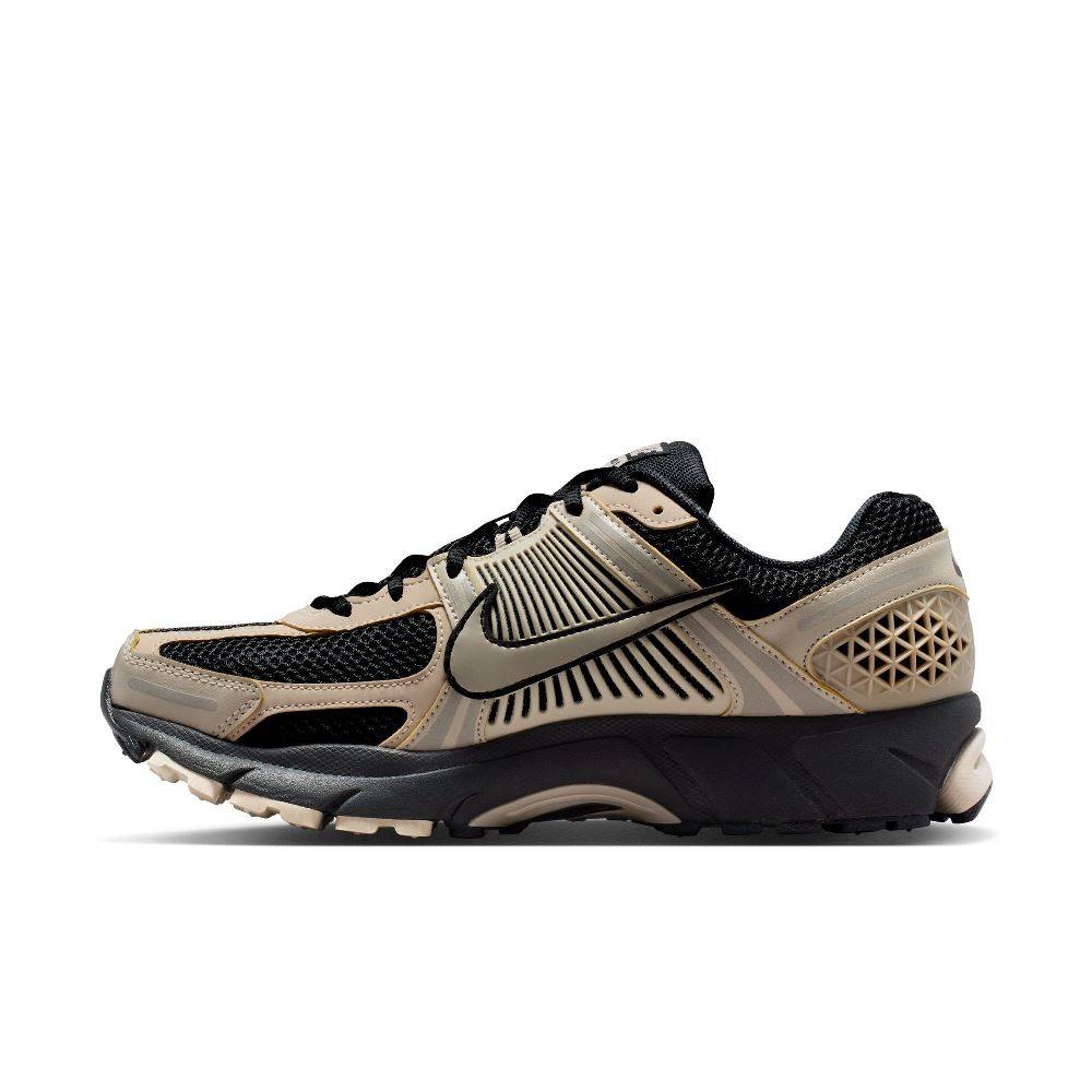 NIKE ZOOM VOMERO 5