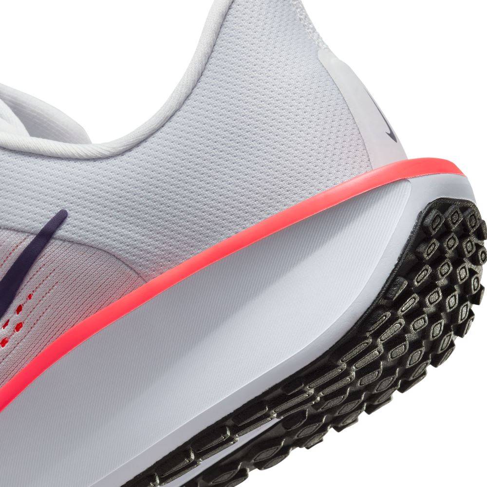 NIKE WOMENS QUEST 6
