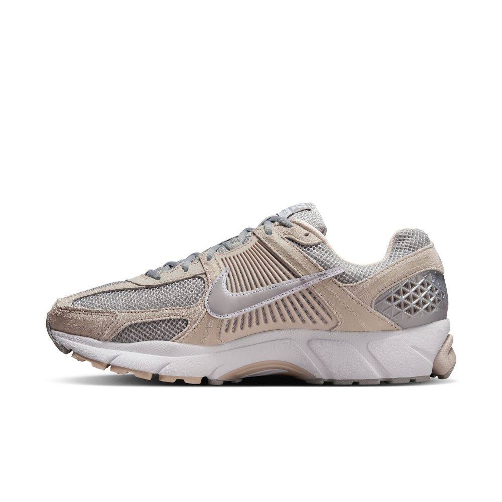 NIKE VOMERO 5