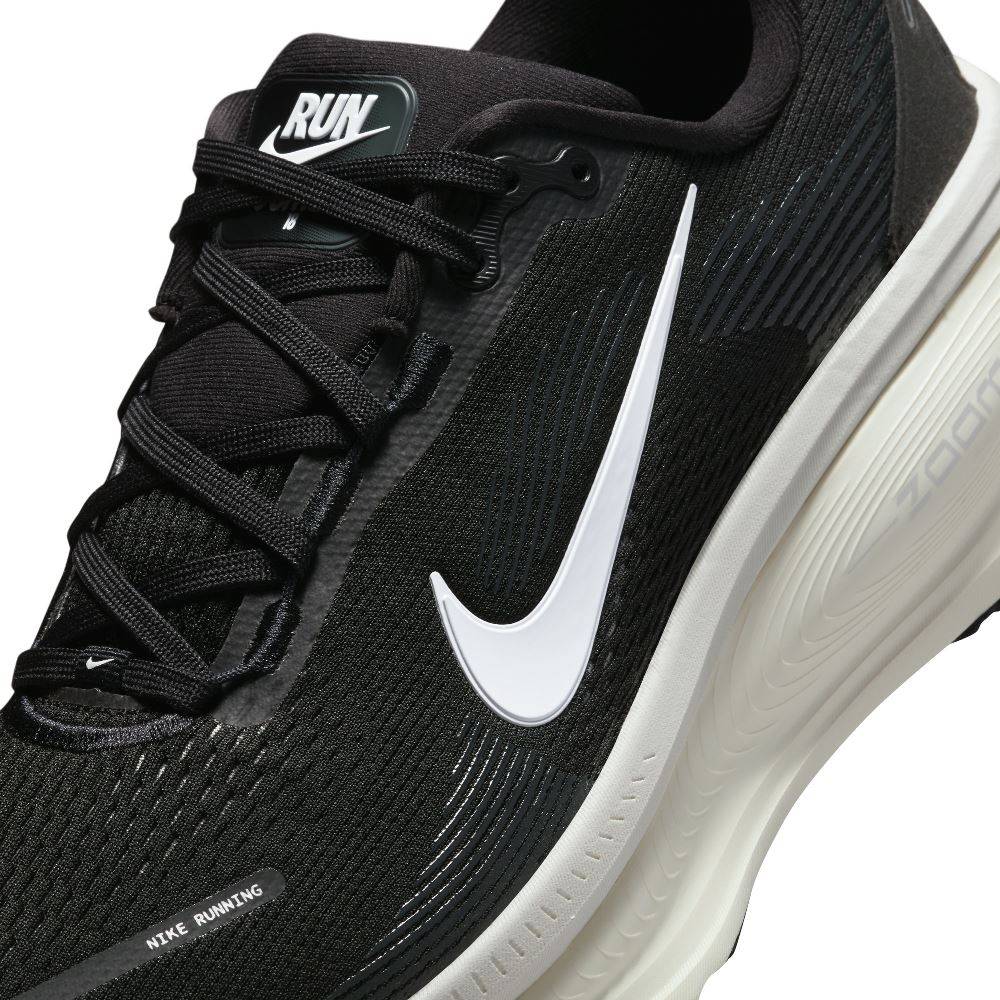 NIKE VOMERO 18 ROAD RUNNING SHOES