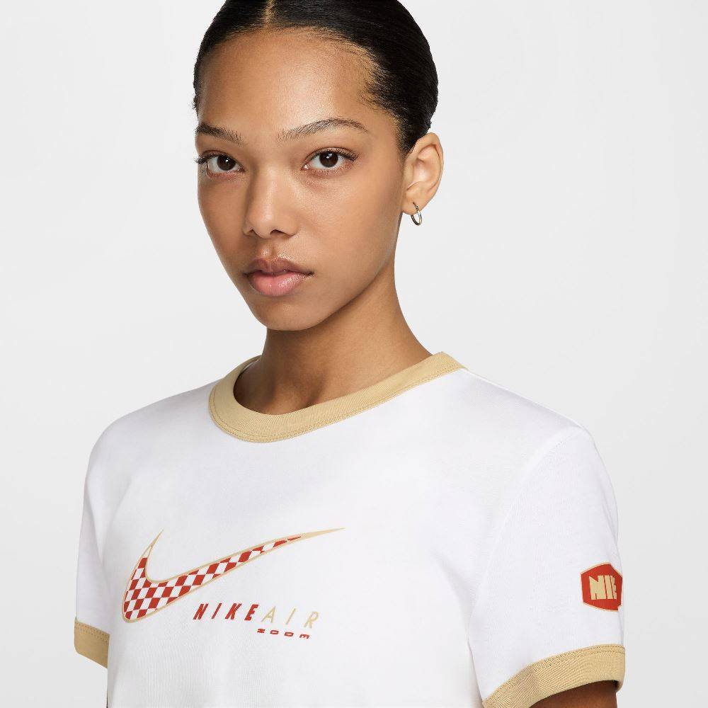 NIKE NSW WOMENS CLUB MOTO SS TEE