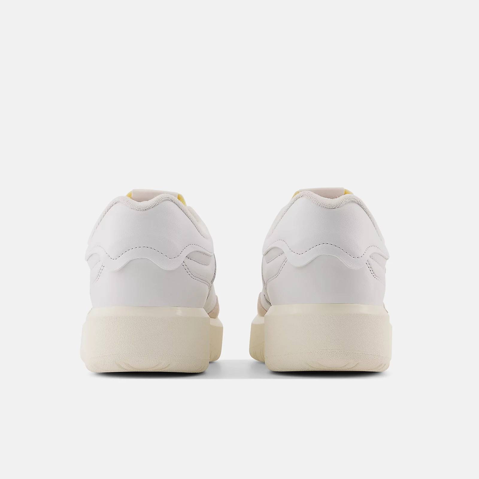 NEW BALANCE CT302 LIFESTYLE SNEAKERS
