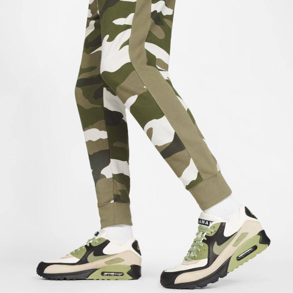 NIKE SPORTSWEAR CLUB CAMO FRENCH TERRY JOGGER PANT