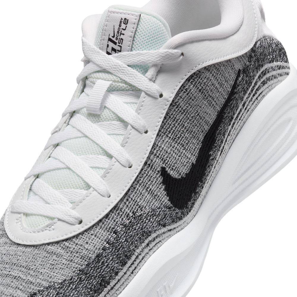 NIKE HUSTLE ACADEMY BASKETBALL SHOES