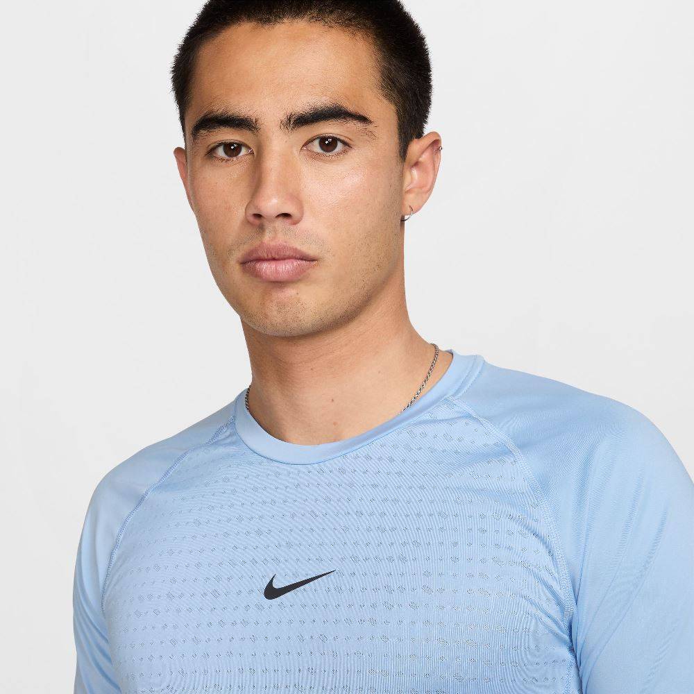 NIKE PRO BREATHE SLIM SHORT-SLEEVE TEE
