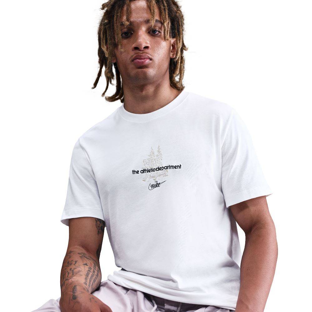 NIKE SPORTSWEAR CLUB SEASONAL TEE