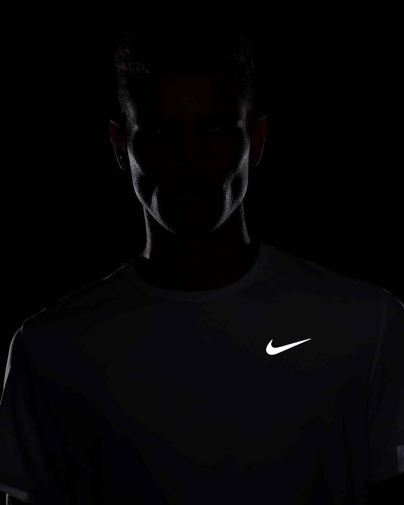 NIKE DRI-FIT UV MILLER SHORT-SLEEVE TOP