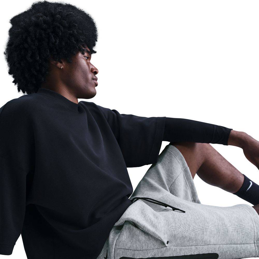 NIKE TECH FLEECE SHORT