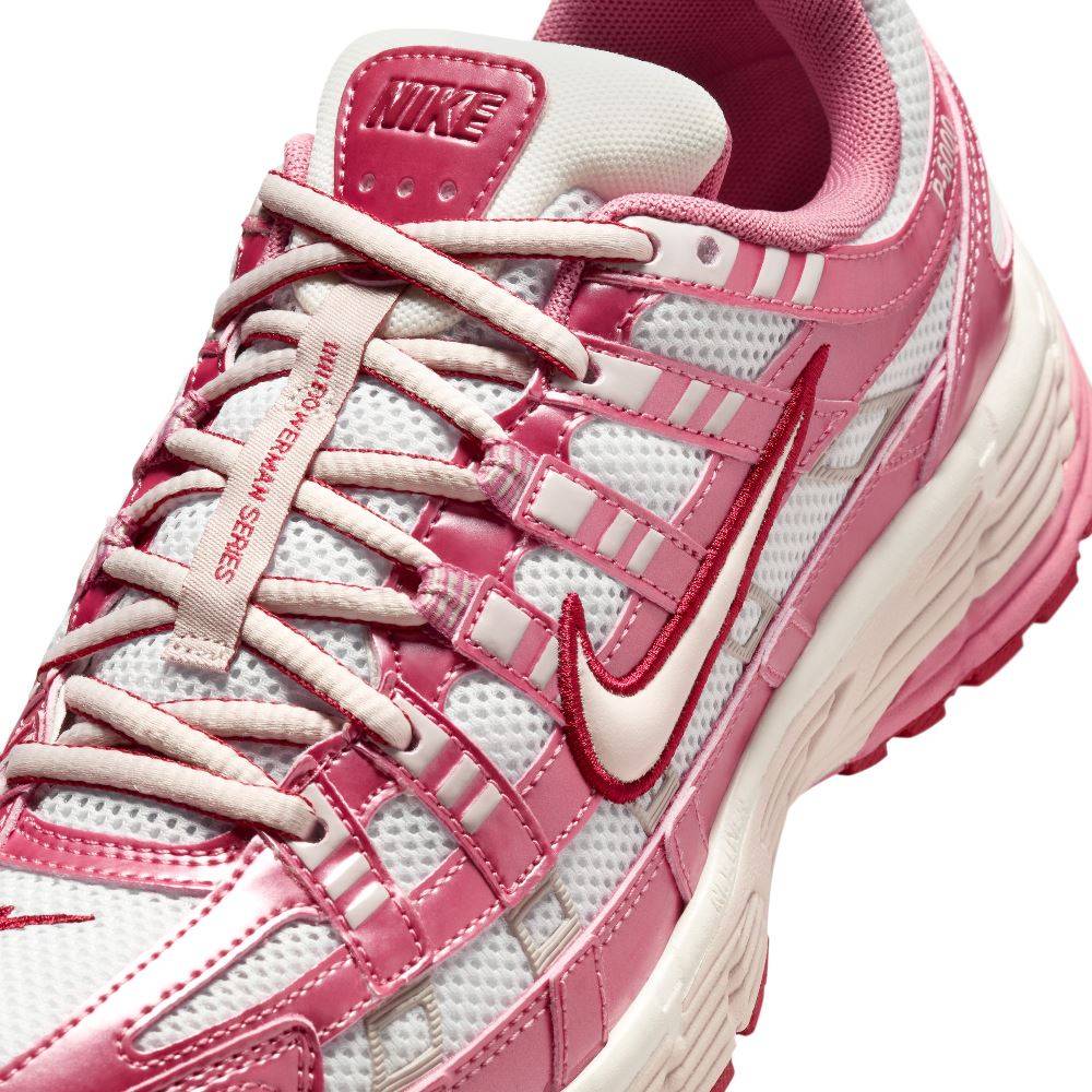 NIKE WOMENS P-6000