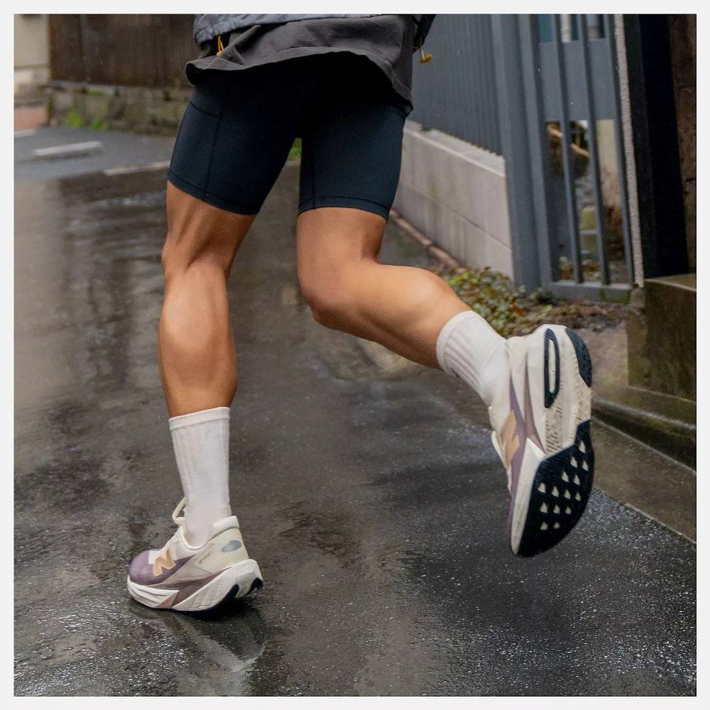 NEW BALANCE FUELCELL REBEL V5 - RUNNING SHOE