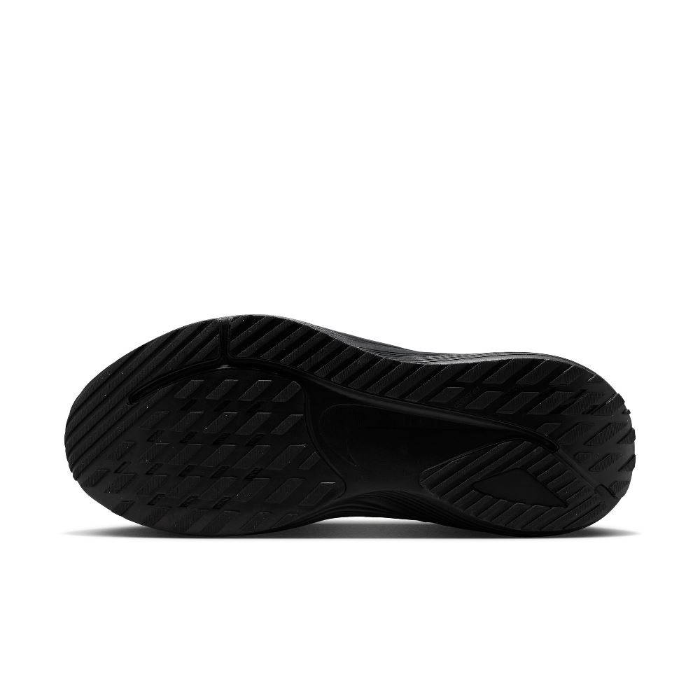 NIKE QUEST 7 RUNNING SHOES
