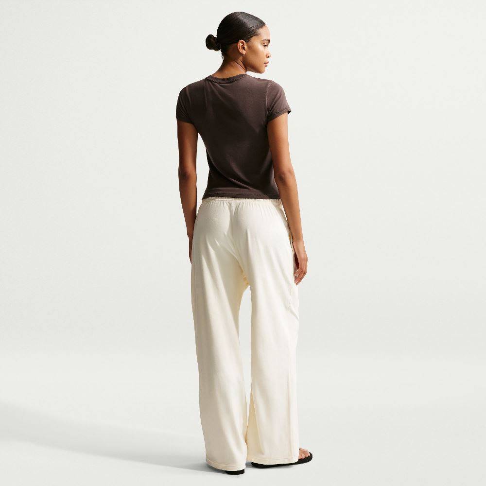 NIKE WOMENS SPORTSWEAR CROPPED TEE