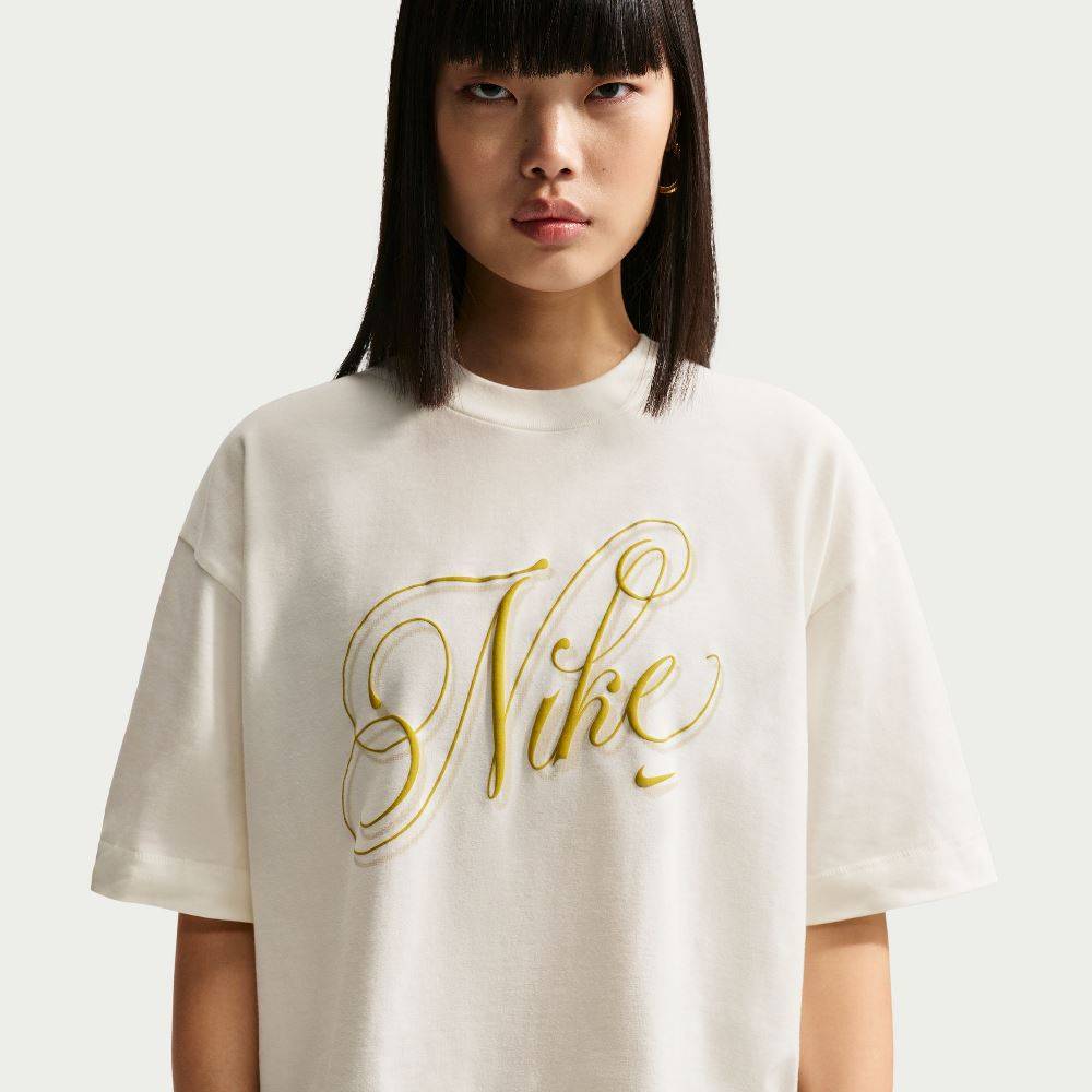 NIKE WOMENS NSW OVERSIZED SCRIPT SS TEE