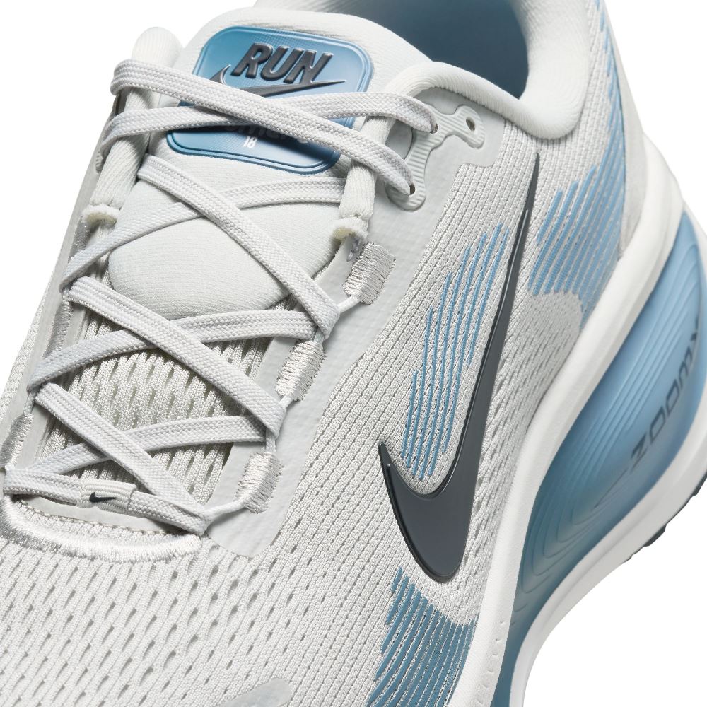 NIKE VOMERO 18 ROAD RUNNING SHOES