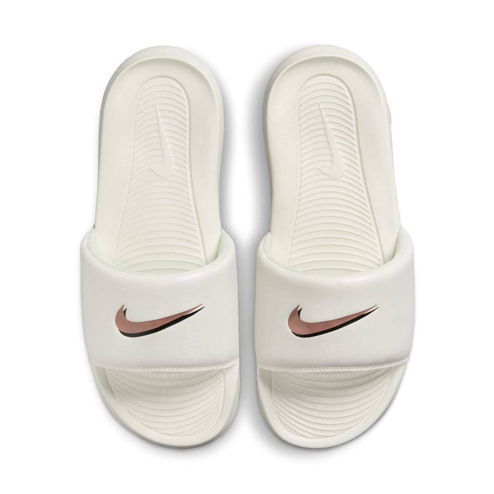 NIKE WOMENS VICTORI ONE SLIDE SWOOSH