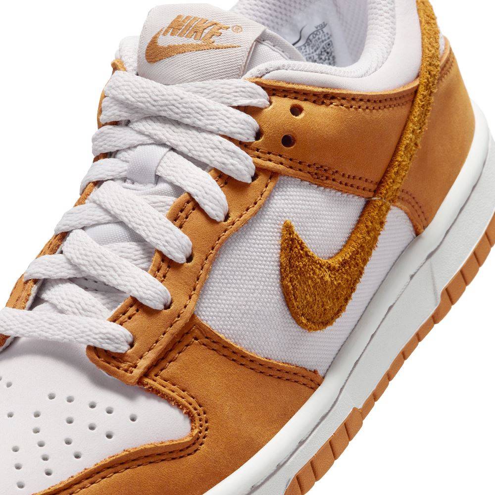 NIKE DUNK LOW SE JUNIOR SHOES