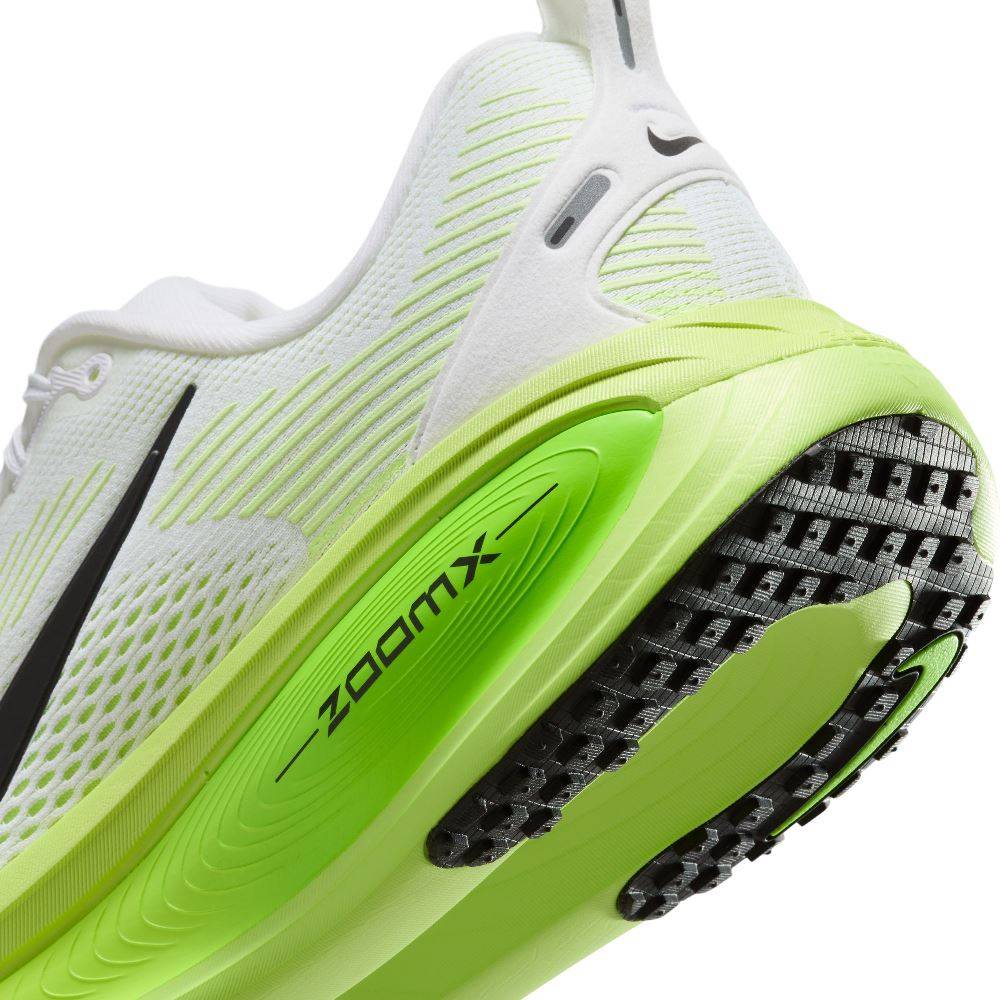 NIKE VOMERO 18 ROAD RUNNING SHOES