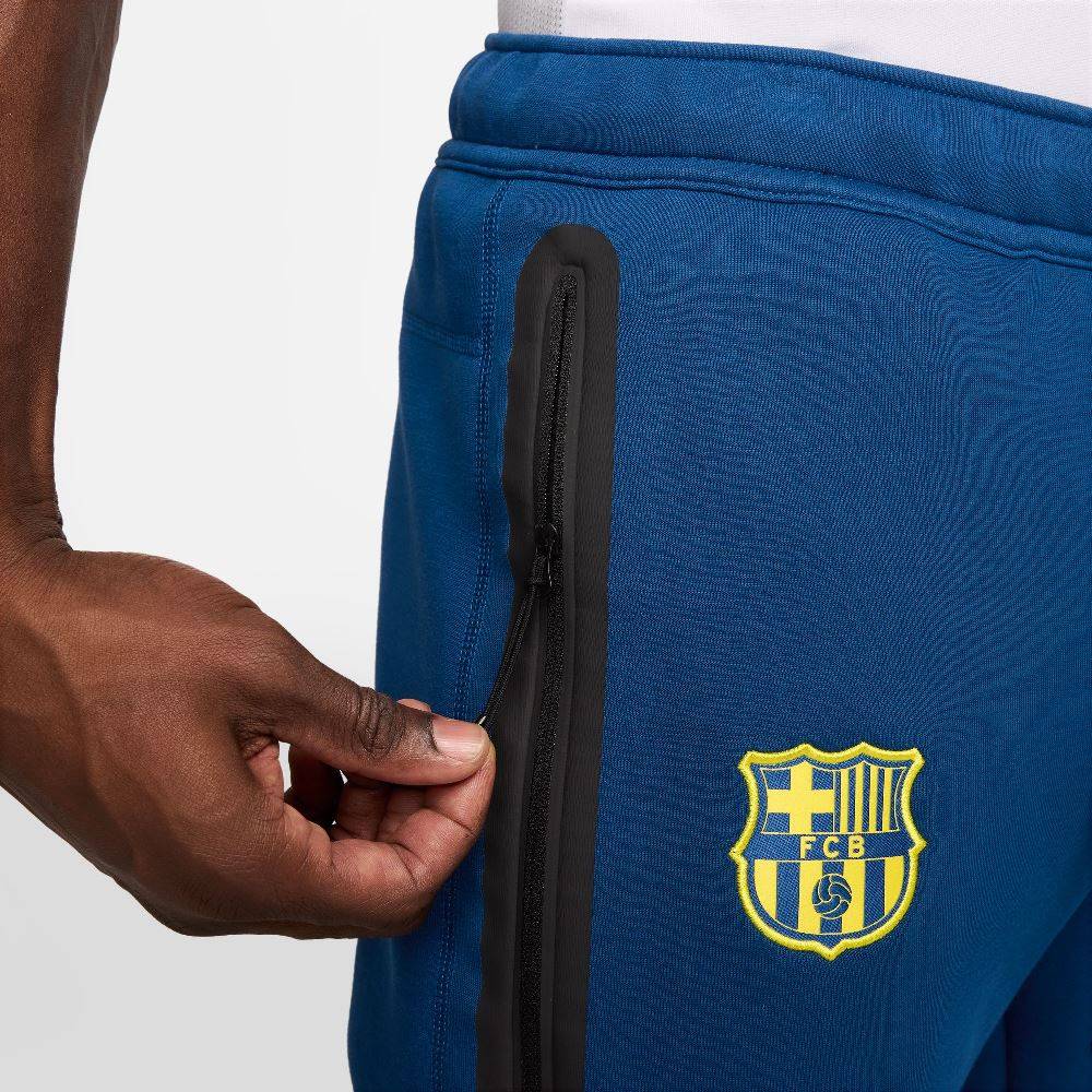 NIKE BARCELONA TECH FLEECE JOGGER PANT