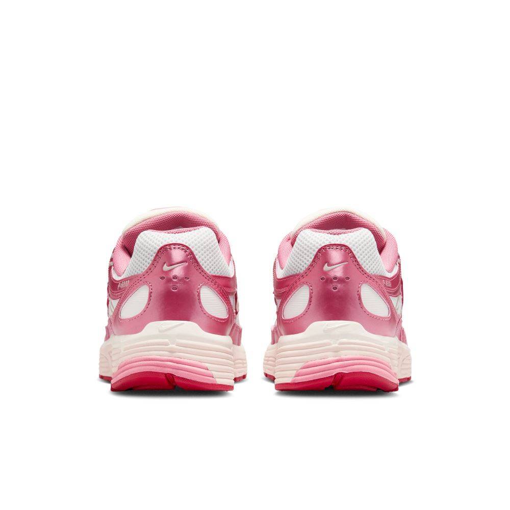 NIKE WOMENS P-6000